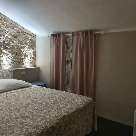 Bed and Breakfast Lo scarabeo Casale di Pari Exterior foto