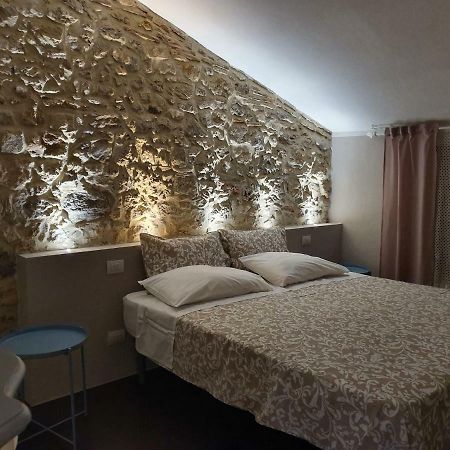 Bed and Breakfast Lo scarabeo Casale di Pari Exterior foto