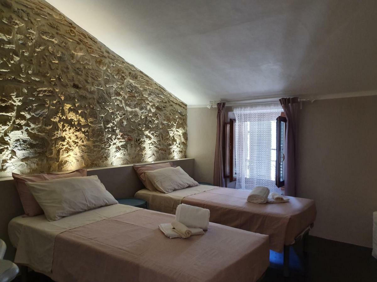 Bed and Breakfast Lo scarabeo Casale di Pari Exterior foto