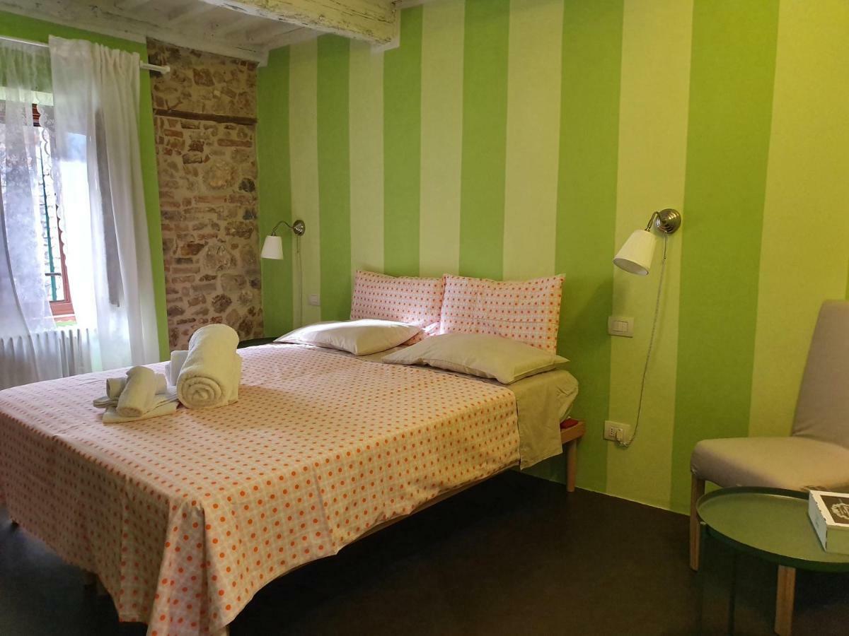 Bed and Breakfast Lo scarabeo Casale di Pari Exterior foto